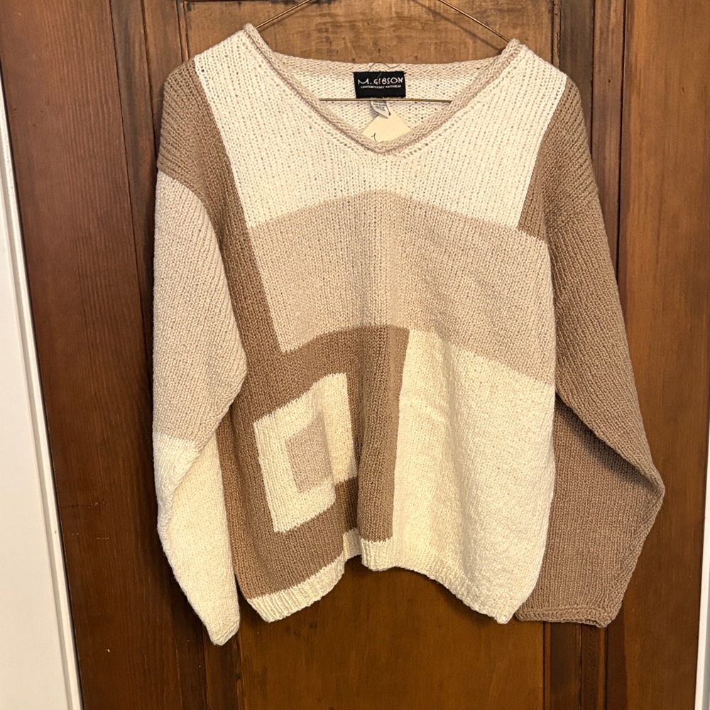 M Gibson V-Neck Sweater - Cream and Brown